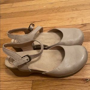 Dansko shoes size 39